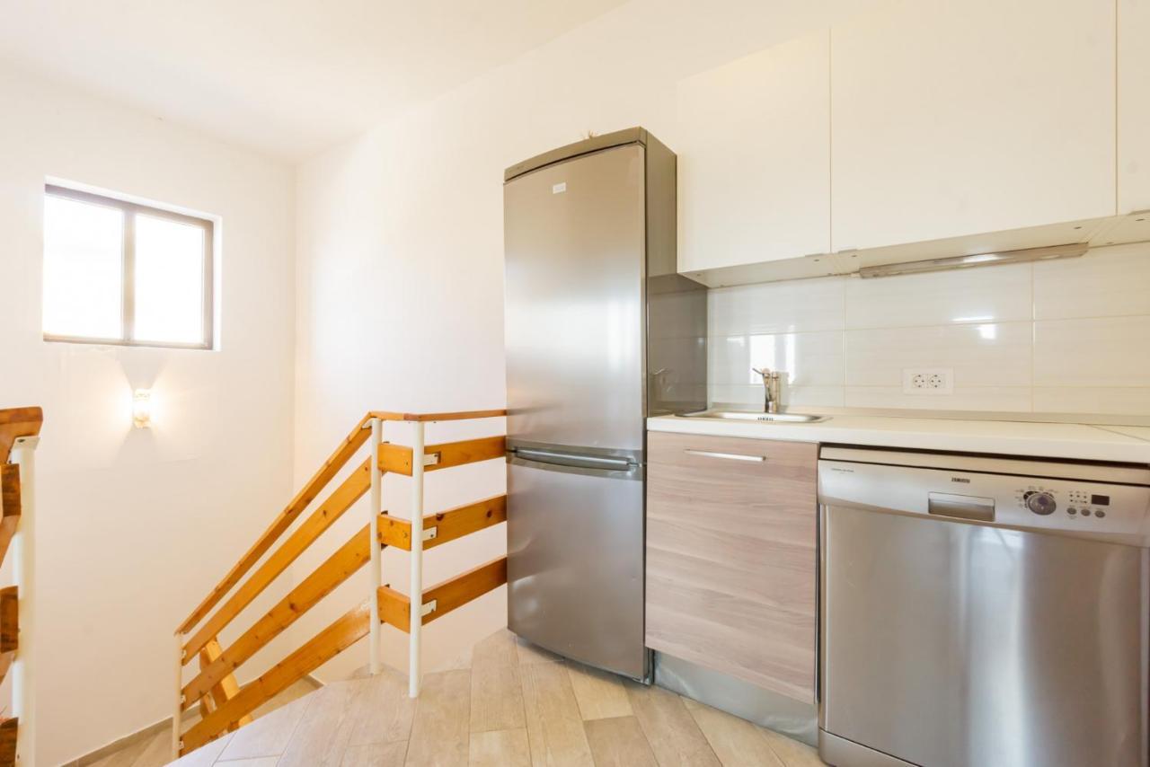 Ferienwohnung Kob Orog Good Location With Sea Views And Modern Decor Metajna Exterior foto