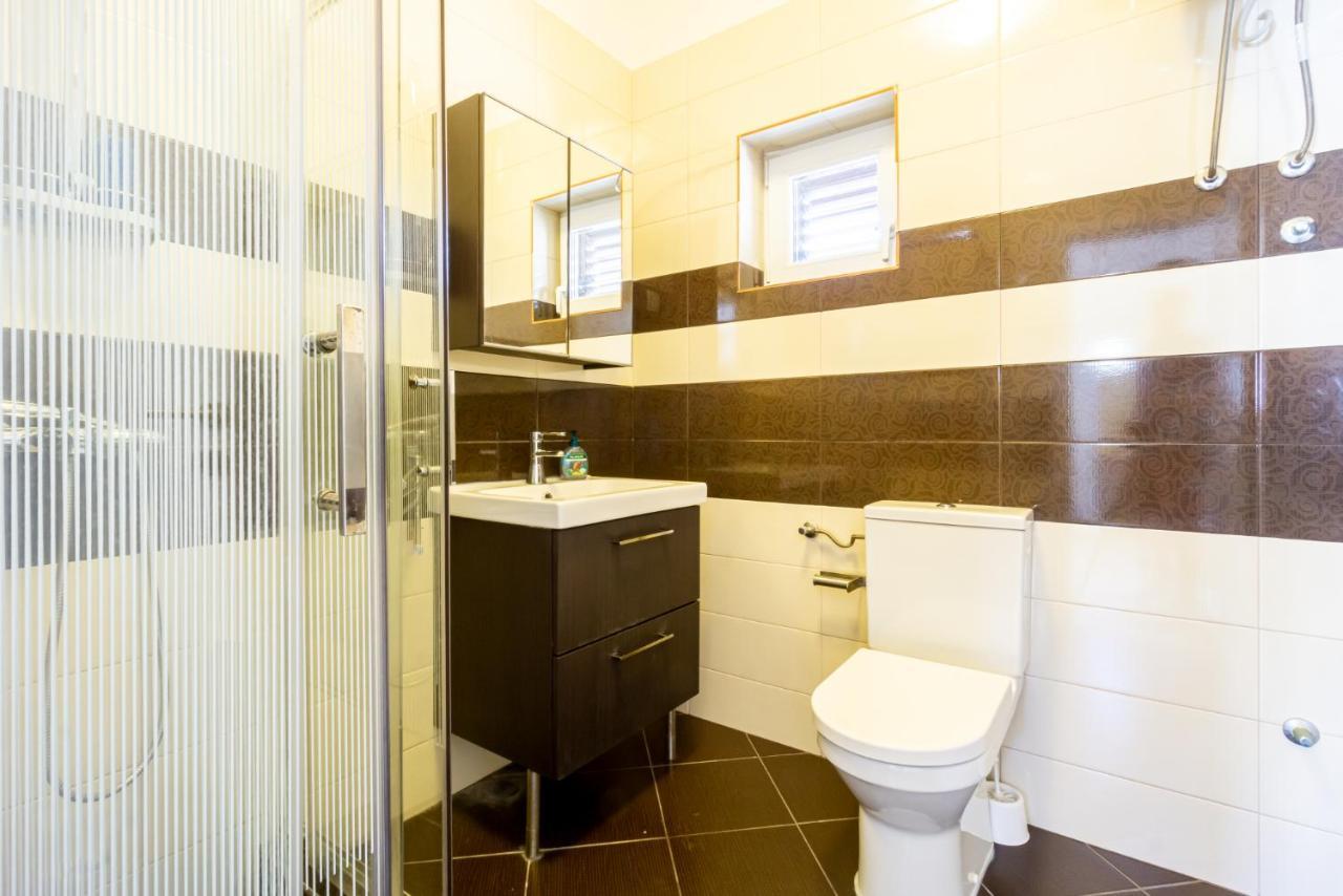 Ferienwohnung Kob Orog Good Location With Sea Views And Modern Decor Metajna Exterior foto